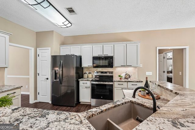 6395 Seymour Court NW, Acworth, GA 30101