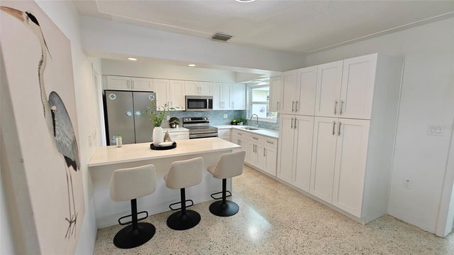 8521 42ND AVENUE N, St Petersburg, FL 33709