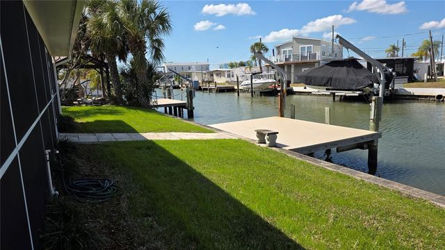 8521 42ND AVENUE N, St Petersburg, FL 33709