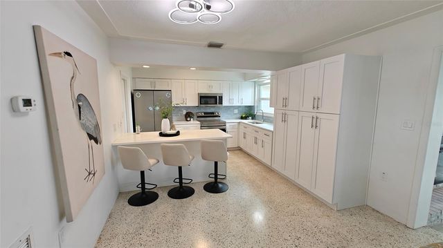 8521 42ND AVENUE N, St Petersburg, FL 33709