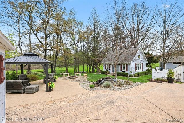 4203 Hough Road, Dryden, MI 48428