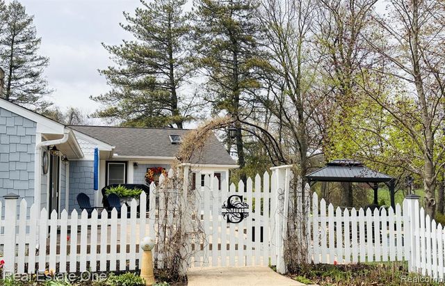 4203 Hough Road, Dryden, MI 48428