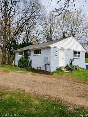 4203 Hough Road, Dryden, MI 48428