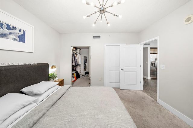 1250 S Miami Ave 1015, Miami, FL 33130