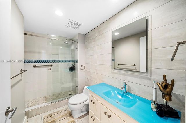 1250 S Miami Ave 1015, Miami, FL 33130