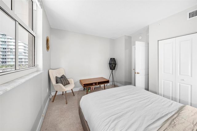 1250 S Miami Ave 1015, Miami, FL 33130