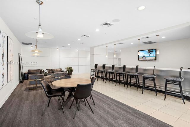 1250 S Miami Ave 1015, Miami, FL 33130