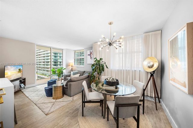 1250 S Miami Ave 1015, Miami, FL 33130