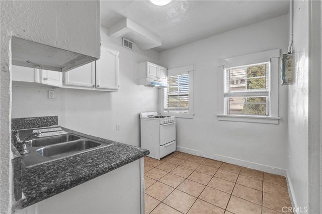 166 E 36th, Los Angeles, CA 90011