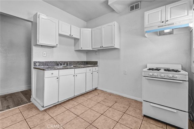 166 E 36th, Los Angeles, CA 90011