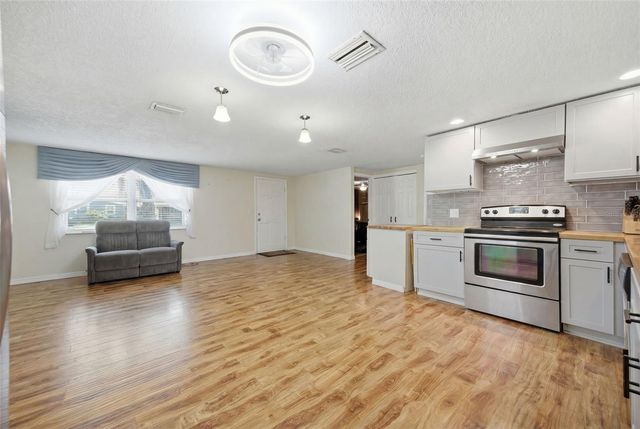 5347 FLORA AVENUE, Holiday, FL 34690