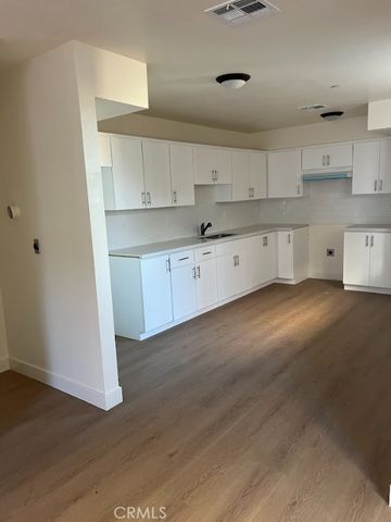 409 E 99th Street, Los Angeles, CA 90003