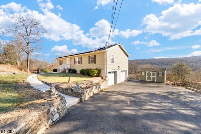 21 Mountaintop Rd, Montague Twp., NJ 07827