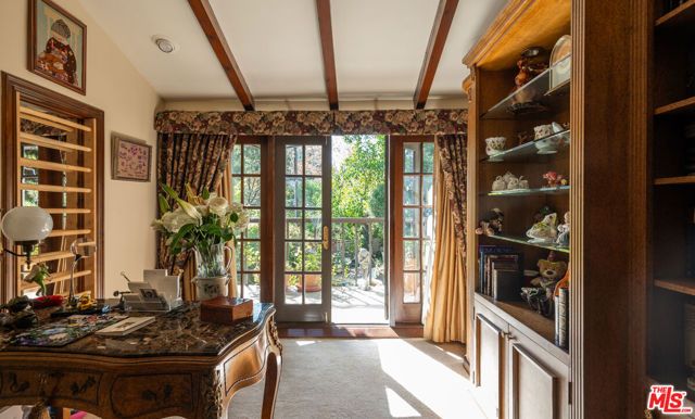 9415 Cherokee Lane, Beverly Hills, CA 90210