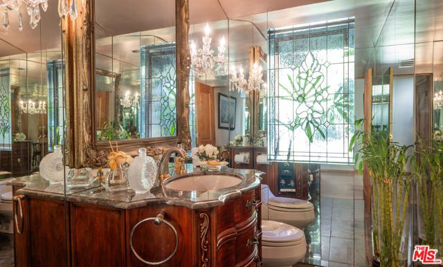 9415 Cherokee Lane, Beverly Hills, CA 90210