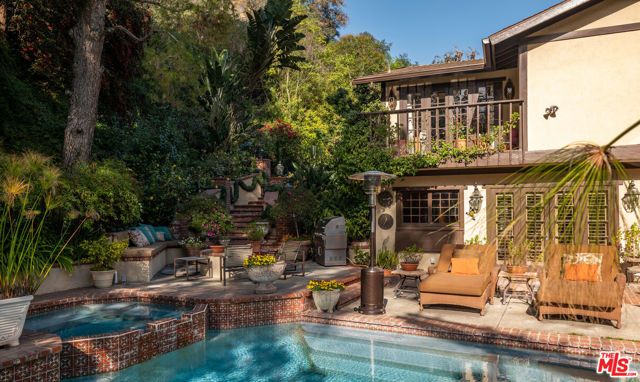 9415 Cherokee Lane, Beverly Hills, CA 90210