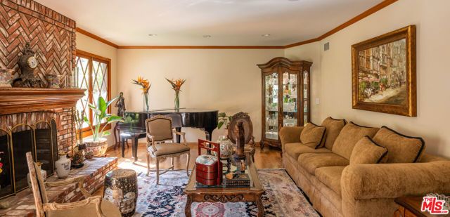 9415 Cherokee Lane, Beverly Hills, CA 90210