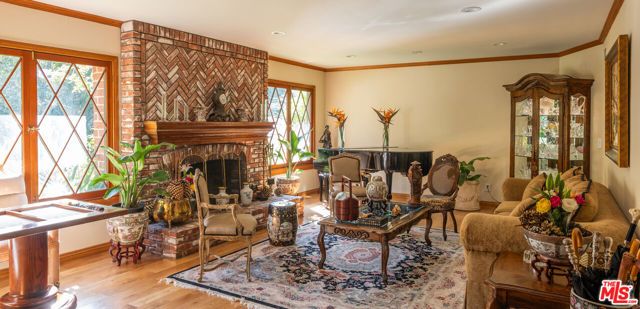 9415 Cherokee Lane, Beverly Hills, CA 90210