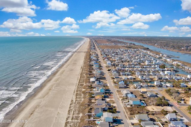 862 Ocean Boulevard W, Supply, NC 28462