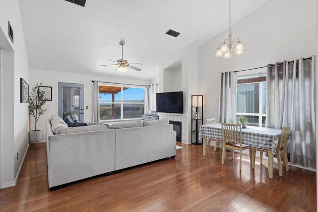 2300 Sunstone Drive NW, Albuquerque, NM 87120