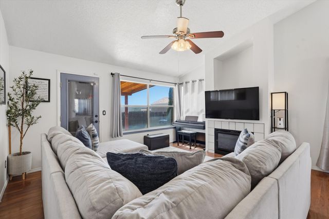 2300 Sunstone Drive NW, Albuquerque, NM 87120