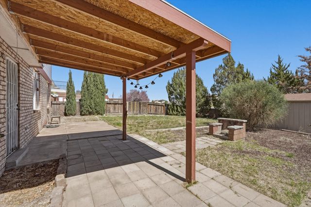 2300 Sunstone Drive NW, Albuquerque, NM 87120