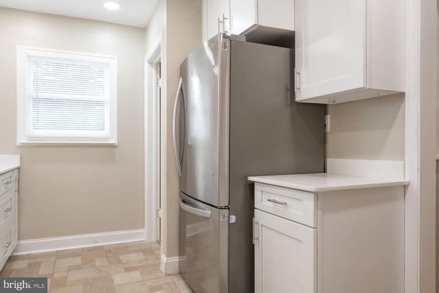 3903 FAIRVIEW DR, Fairfax, VA 22030