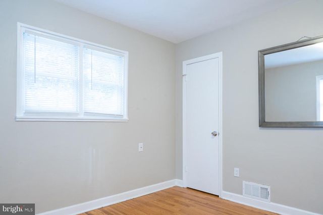 3903 FAIRVIEW DR, Fairfax, VA 22030