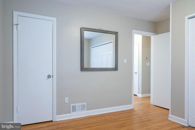 3903 FAIRVIEW DR, Fairfax, VA 22030