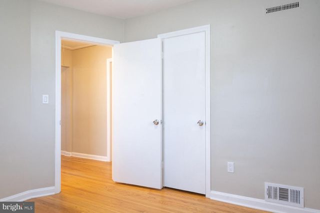 3903 FAIRVIEW DR, Fairfax, VA 22030