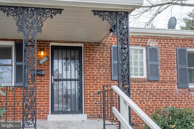 3903 FAIRVIEW DR, Fairfax, VA 22030