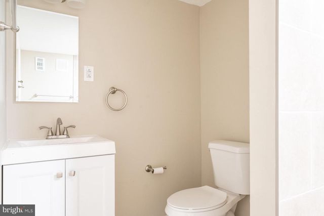 3903 FAIRVIEW DR, Fairfax, VA 22030