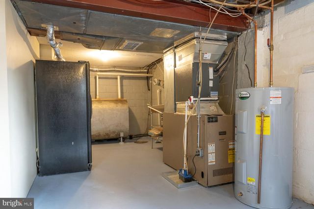 3903 FAIRVIEW DR, Fairfax, VA 22030