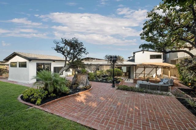 3992 La Cresta Dr, San Diego, CA 92107
