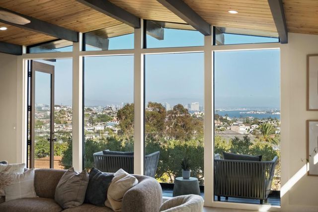 3992 La Cresta Dr, San Diego, CA 92107
