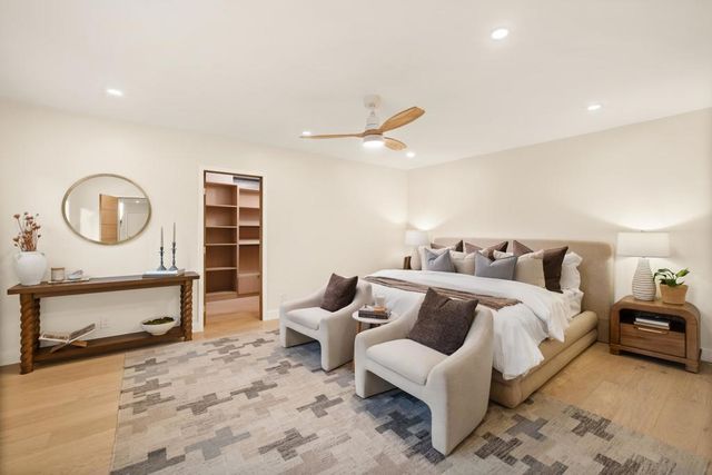 3992 La Cresta Dr, San Diego, CA 92107
