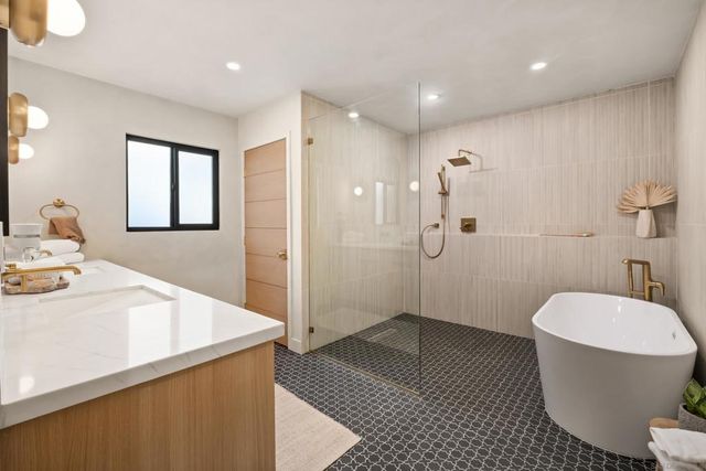 3992 La Cresta Dr, San Diego, CA 92107