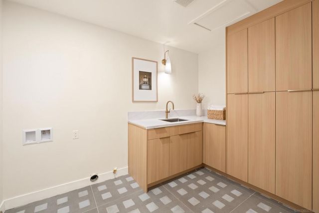 3992 La Cresta Dr, San Diego, CA 92107
