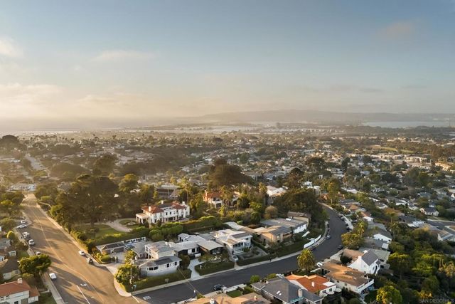 3992 La Cresta Dr, San Diego, CA 92107