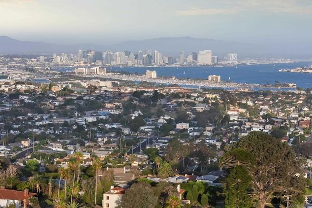 3992 La Cresta Dr, San Diego, CA 92107