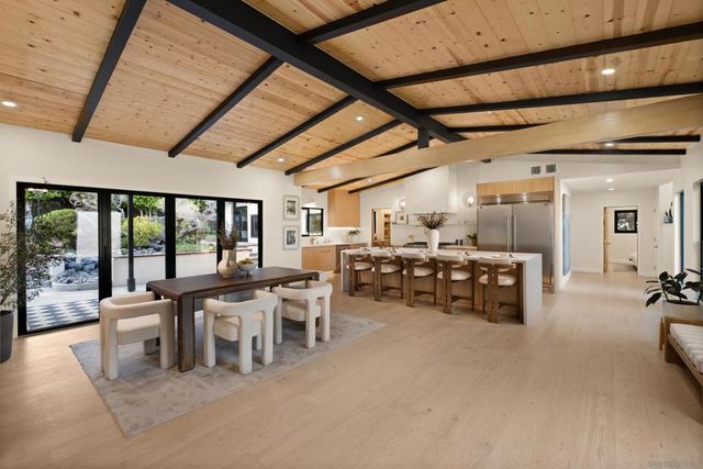 3992 La Cresta Dr, San Diego, CA 92107
