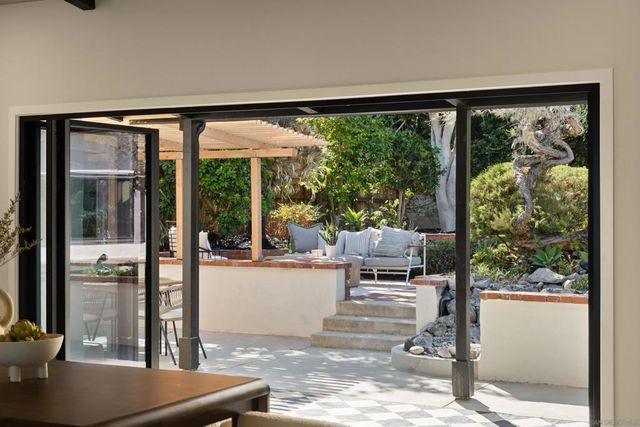 3992 La Cresta Dr, San Diego, CA 92107