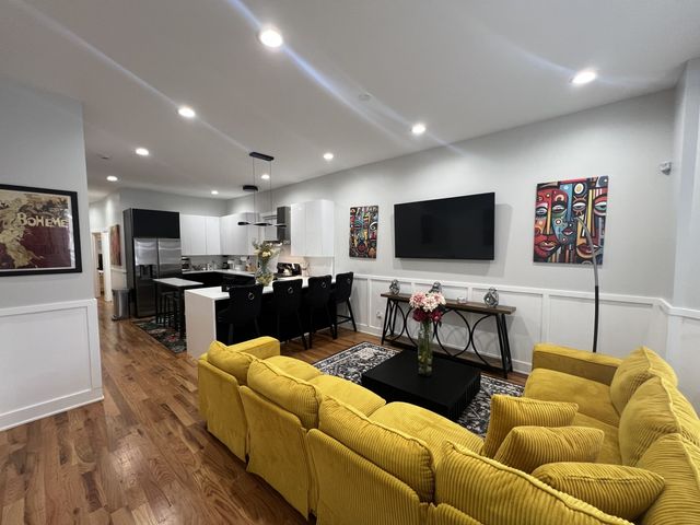 6613 S Langley Avenue 1, Chicago, IL 60637