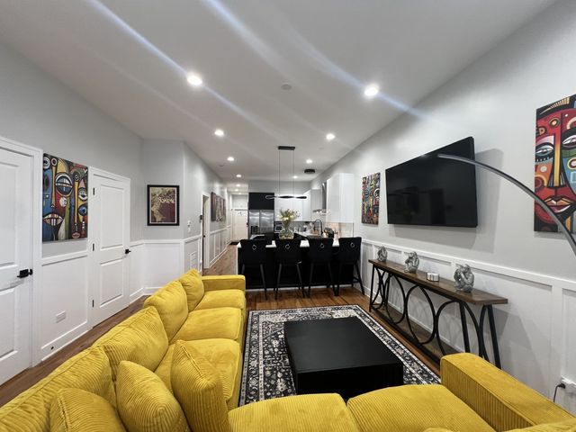 6613 S Langley Avenue 1, Chicago, IL 60637