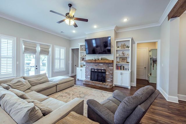 302 Marmande Avenue, Thibodaux, LA 70301