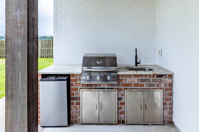 302 Marmande Avenue, Thibodaux, LA 70301