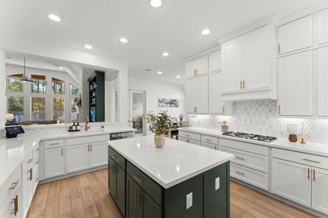 153 Sweeping Valley Drive, Montgomery, TX 77316