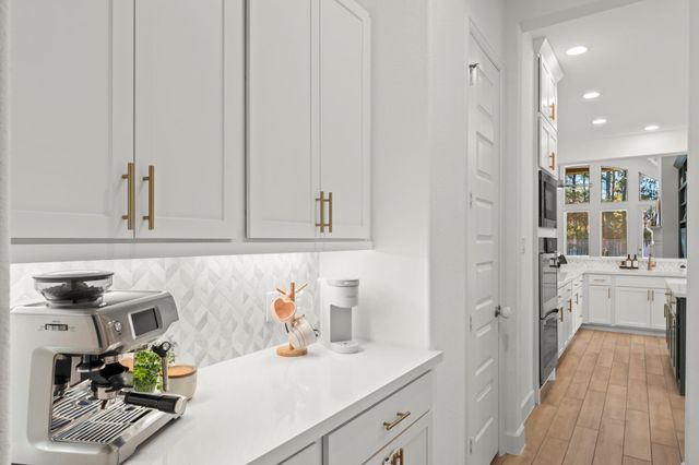 153 Sweeping Valley Drive, Montgomery, TX 77316