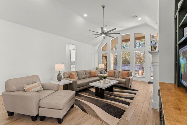 153 Sweeping Valley Drive, Montgomery, TX 77316