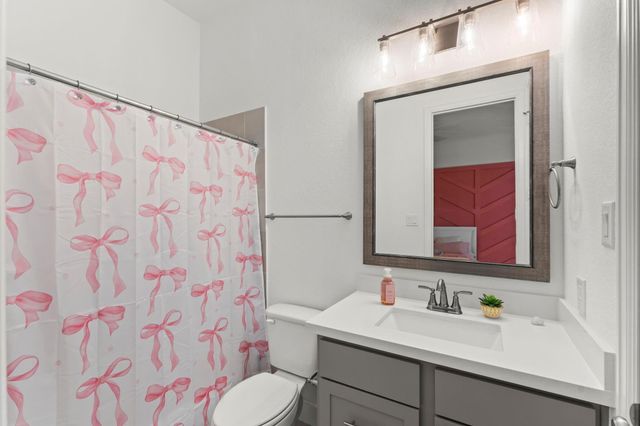 153 Sweeping Valley Drive, Montgomery, TX 77316